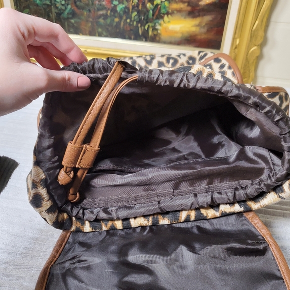 Cheetah print sequin backpack - Picture 12 of 13